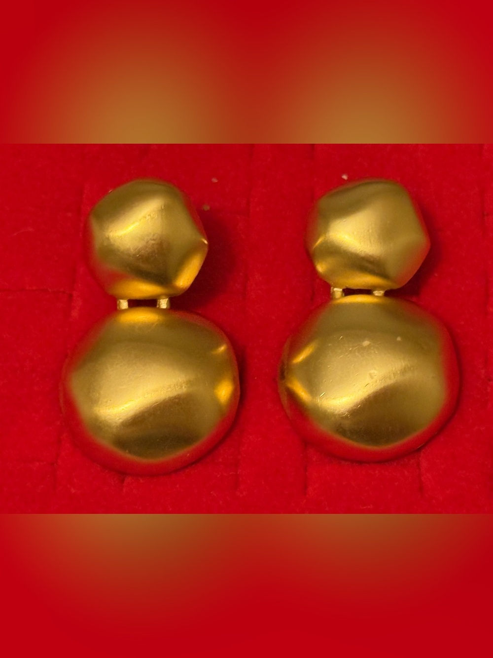 Vintage Hammered Modernist Matte Gold Drop Double Disk Earrings - Unbranded